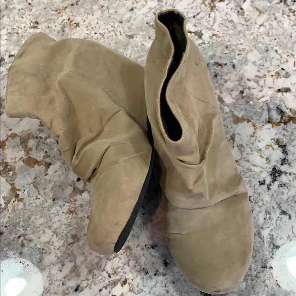 Boots - Picture 2 of 3